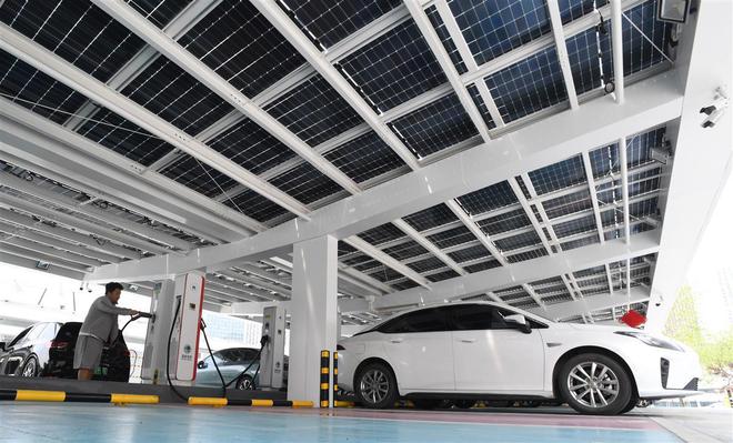 国家电网在武汉运营的新能源汽车充电站日充电量突破40万千瓦时大关(图3)