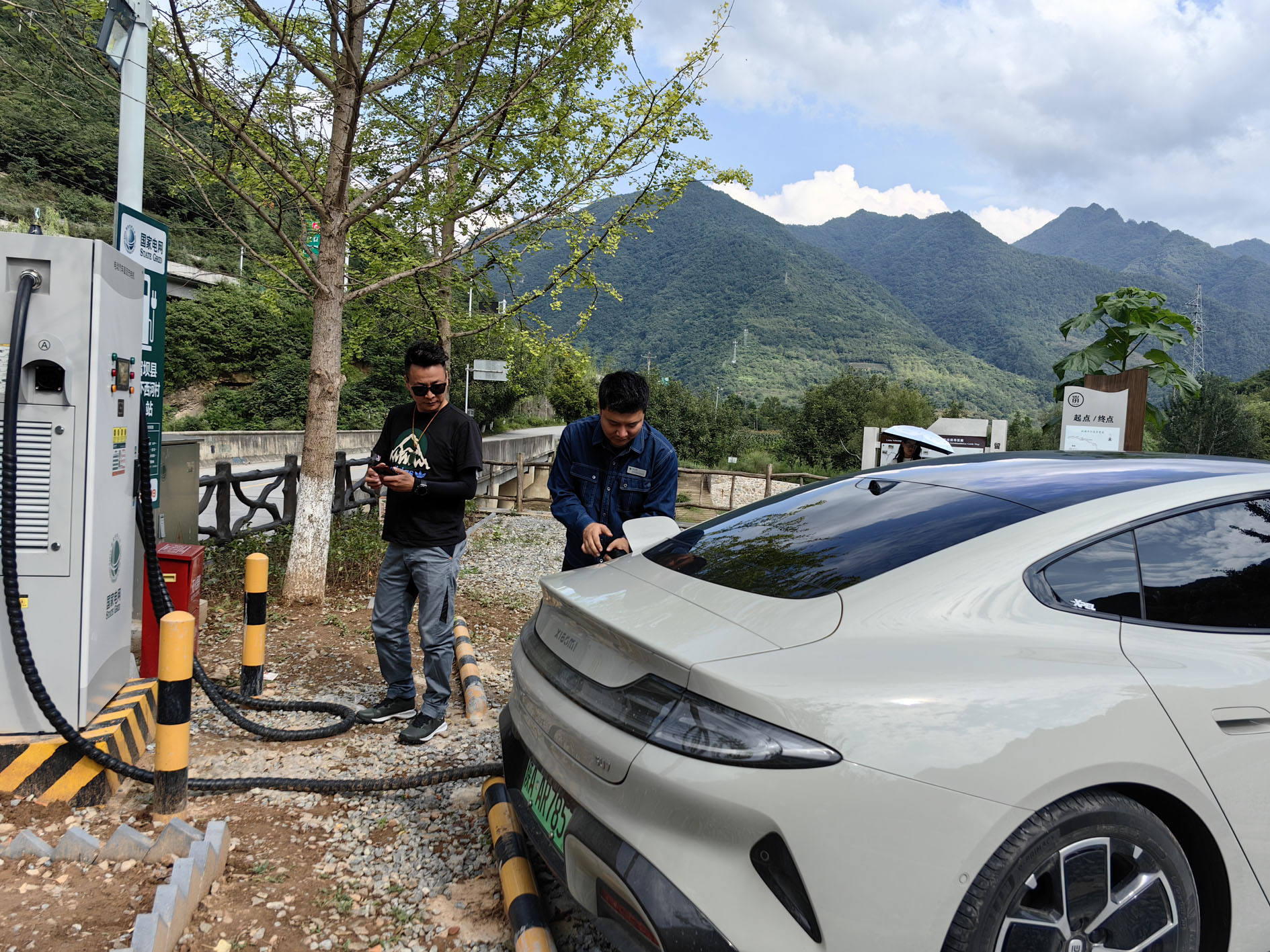 充换电设施“密铺”为新能源车“提速”