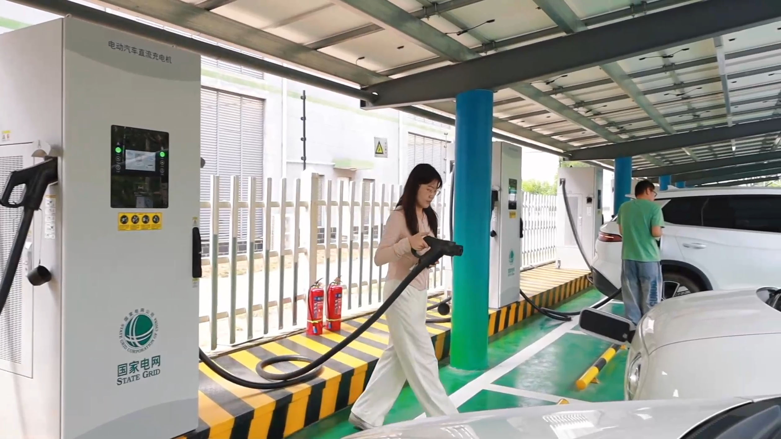 充换电设施“密铺”为新能源车“提速”(图3)