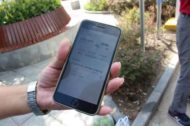 “充电”不再头疼！彭浦新村街道统筹推进新能源汽车共享充电桩建设(图4)