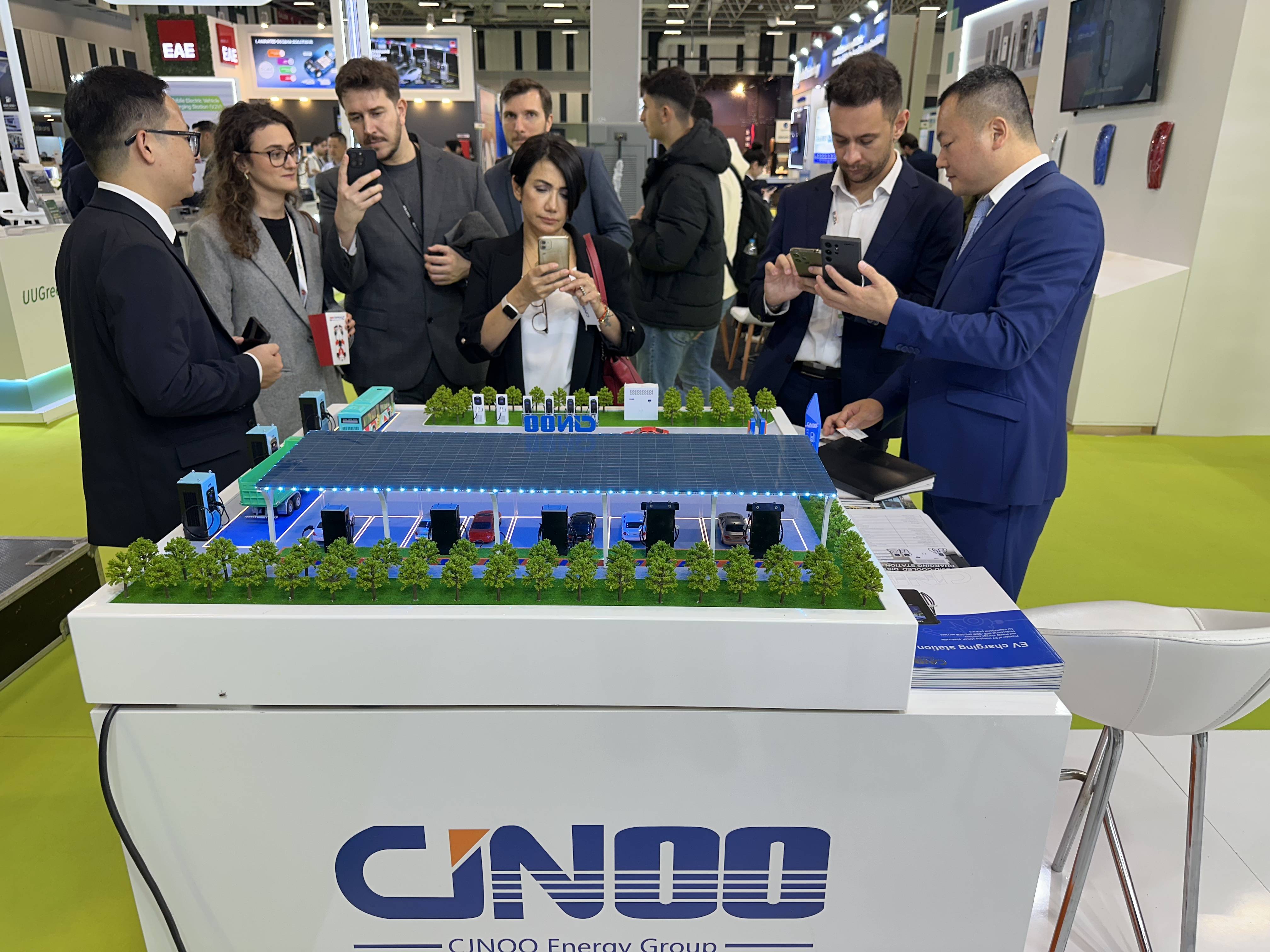 京能新能源荣耀加冕！荣获2024电动汽车充换电运营十佳企业称号(图2)