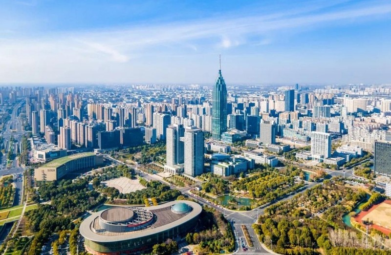 高质量发展看中国丨深耕新能源产业让城市绽放“绿色”之美