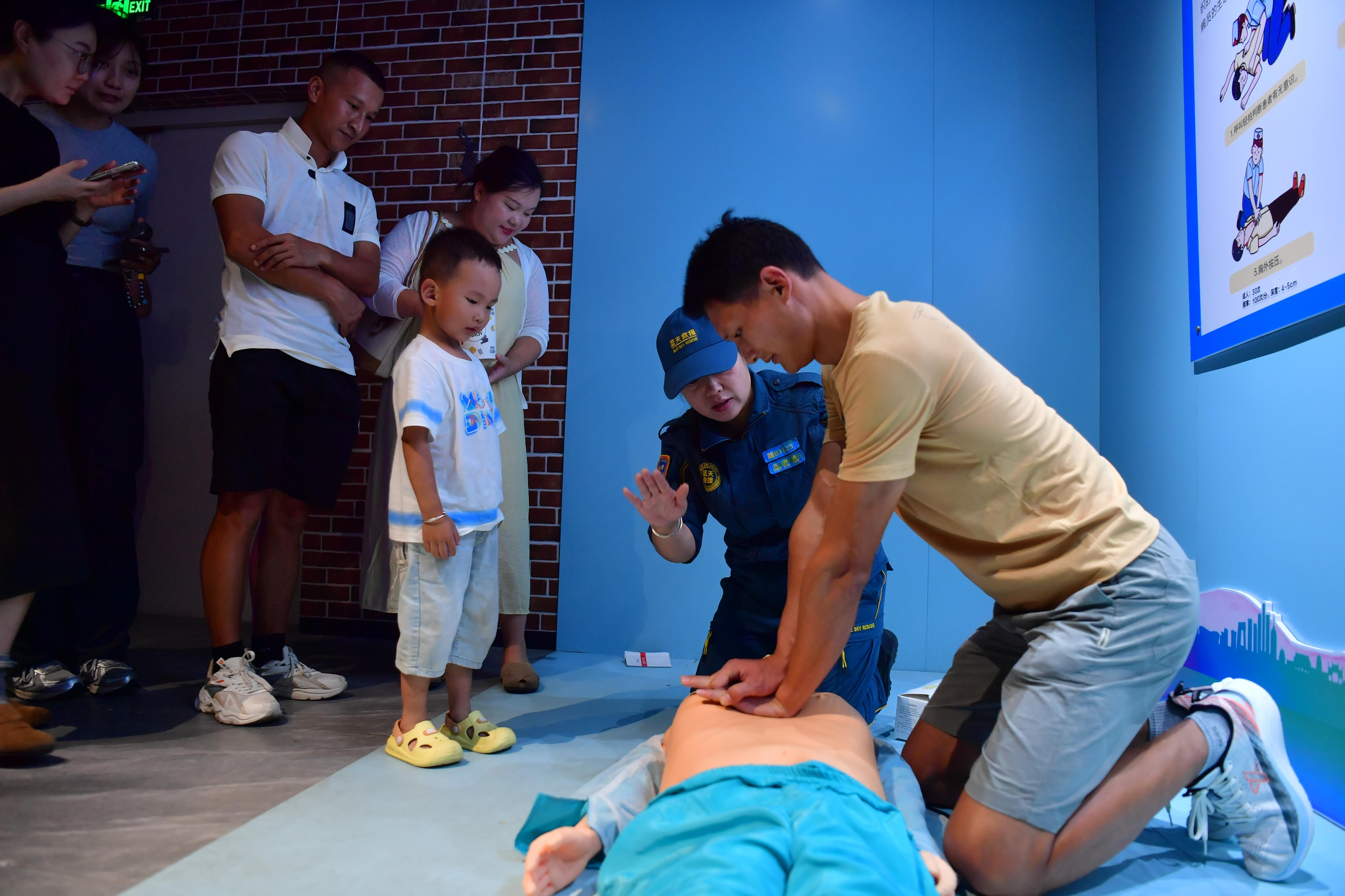 从充电棚到电影院安全宣传如何做到“看得见摸得着”？(图3)