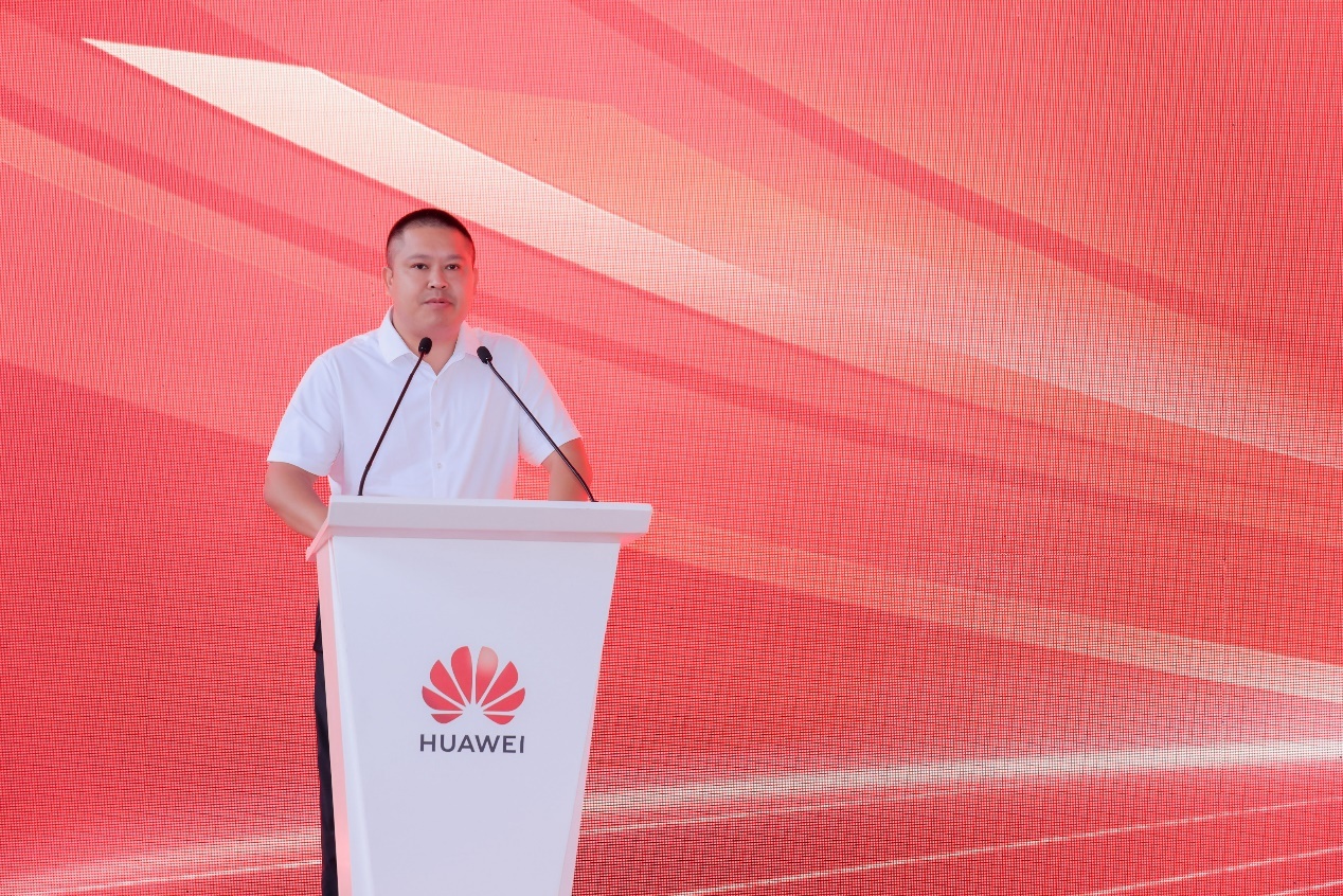 华为兆瓦超充打造全球首个百兆瓦级重卡超充站重卡进入全面电动化(图5)