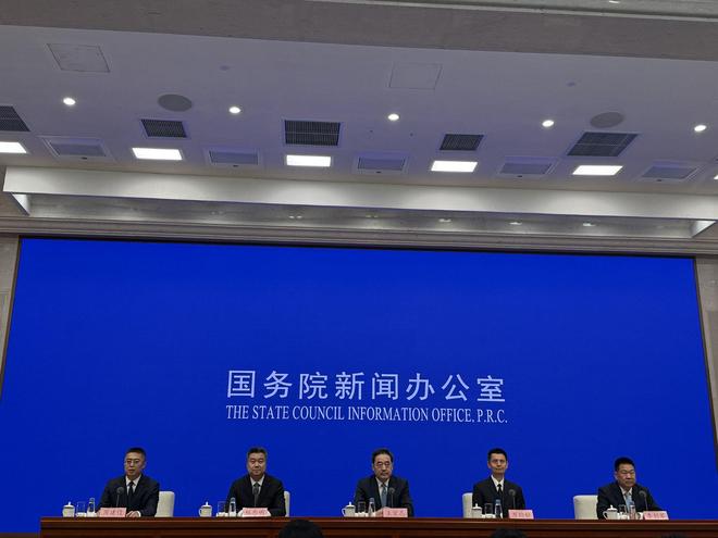 每5辆电动车就有2个充电桩！