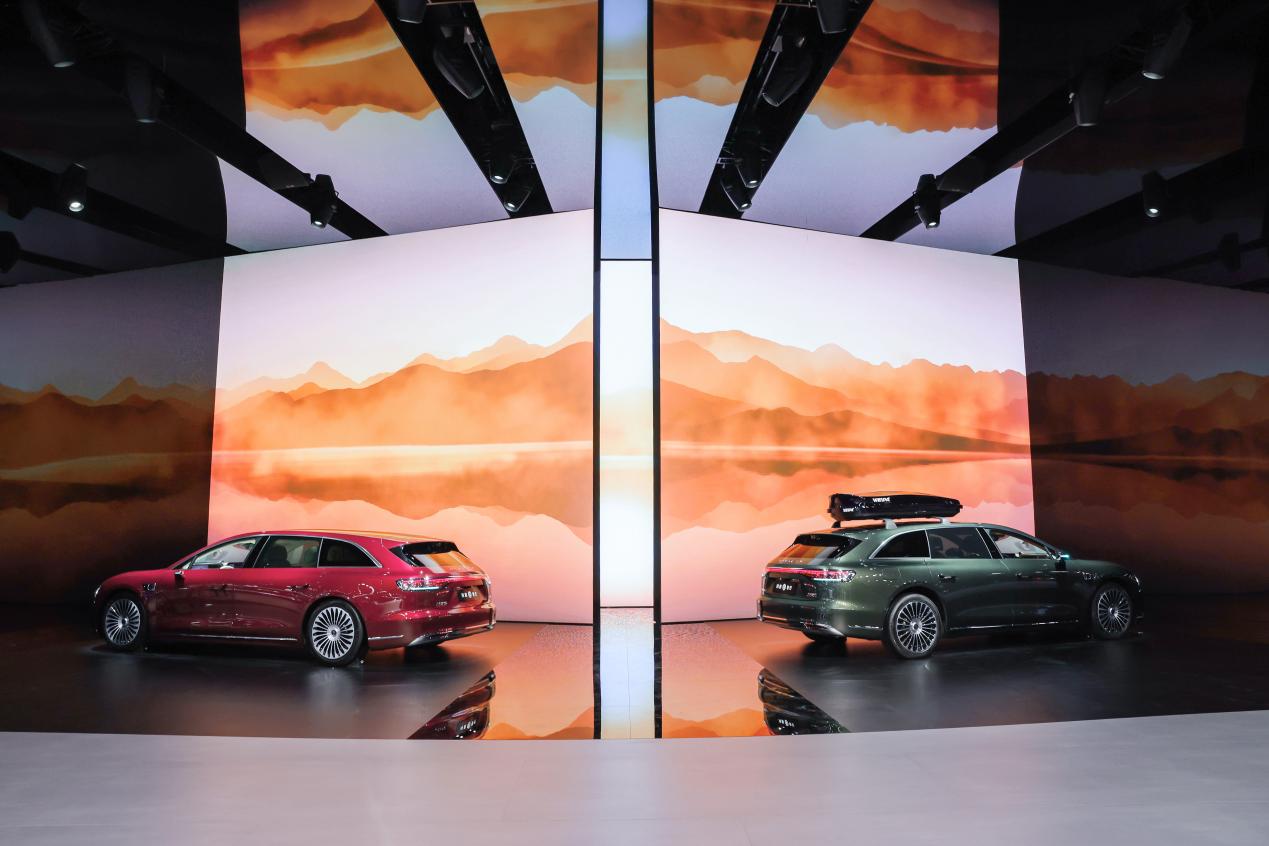 鸿蒙智行五界十车登陆成都车展树立中国智能汽车新标杆(图4)