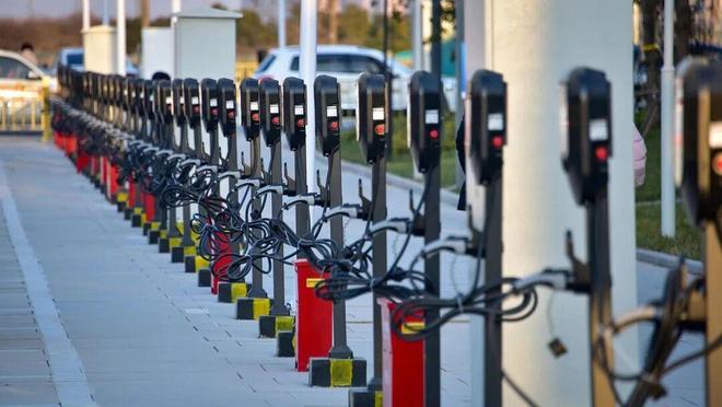 新能源超级充电站上新两座！(图3)