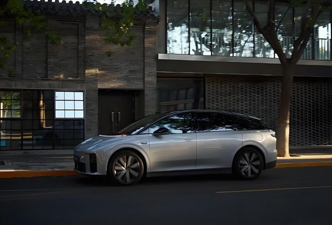 理想i6：长赛道里快迭代大市场里简立新(图2)