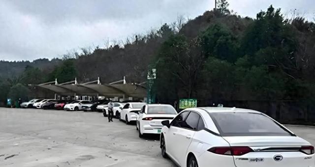 六部委轻描淡写说了4个数充电功率三年翻倍燃油车该何去何从?