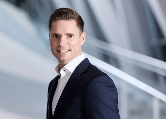 奔驰可持续投入再加码佟欧福：协同供应链实现“零排放”出行愿景