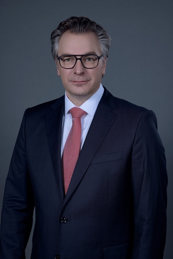 奔驰可持续投入再加码佟欧福：协同供应链实现“零排放”出行愿景(图2)