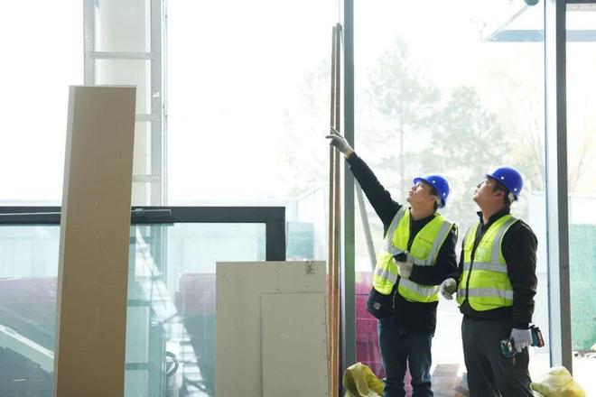 记者带你看项目新能源汽车中心二期将于12月陆续投入运营(图4)