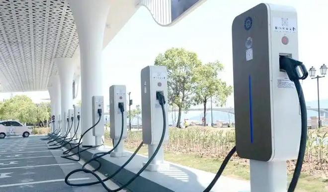 七成石油靠进口每年花费上万亿发展电动汽车的我们没退路(图12)