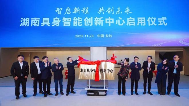 蓝思科技周群飞：“作嫁衣裳者”的自我革命(图2)