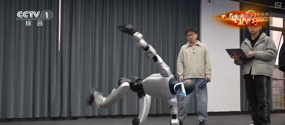 跑通“产学研用”一体化创新马拉松场景！具身智能实战中升级本领(图4)