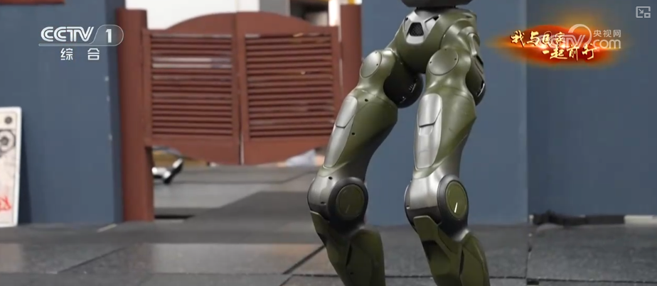 跑通“产学研用”一体化创新马拉松场景！具身智能实战中升级本领(图11)