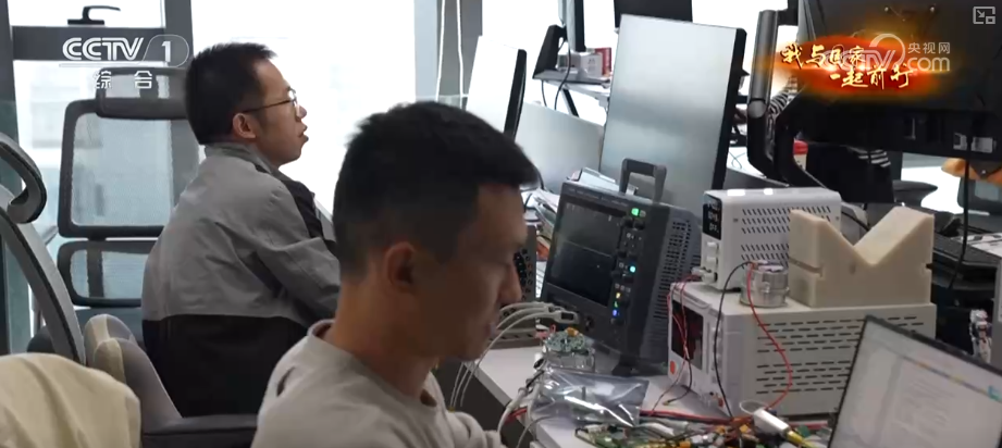 跑通“产学研用”一体化创新马拉松场景！具身智能实战中升级本领(图12)