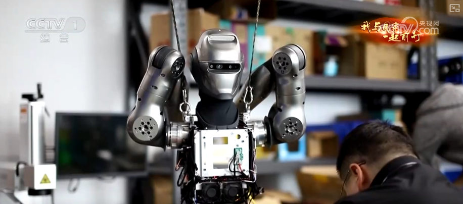 跑通“产学研用”一体化创新马拉松场景！具身智能实战中升级本领(图15)