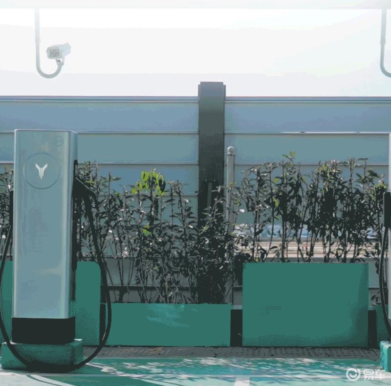 岚图汽车智慧超充站突破100座用时仅1年(图2)