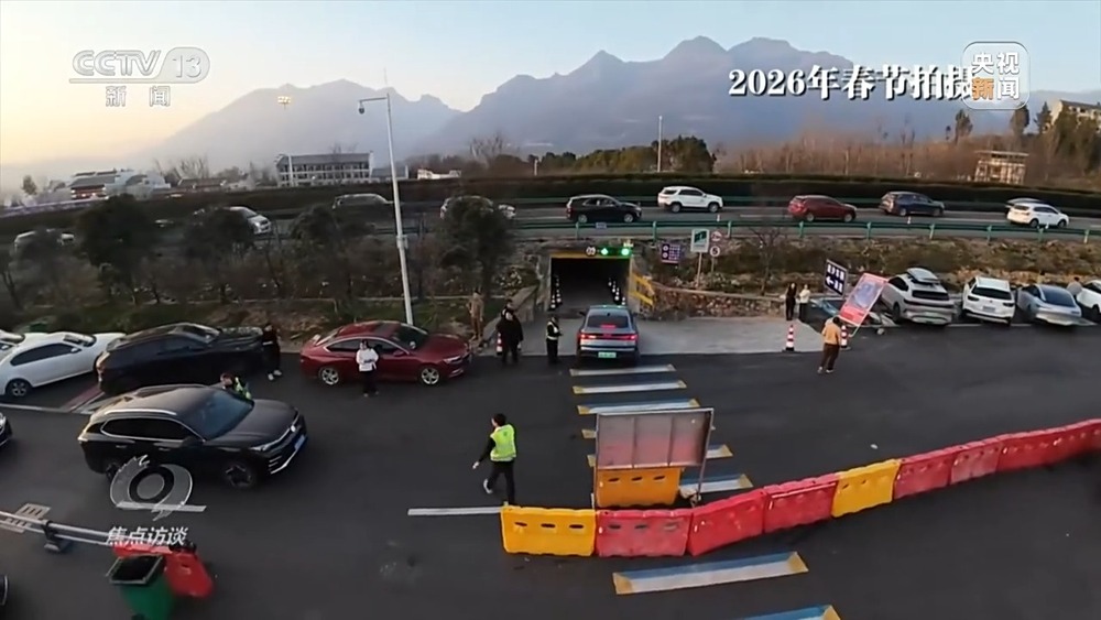 焦点访谈丨高速公路上充电桩是否够用？在乡村如何保障充电需求？记者观察→(图10)