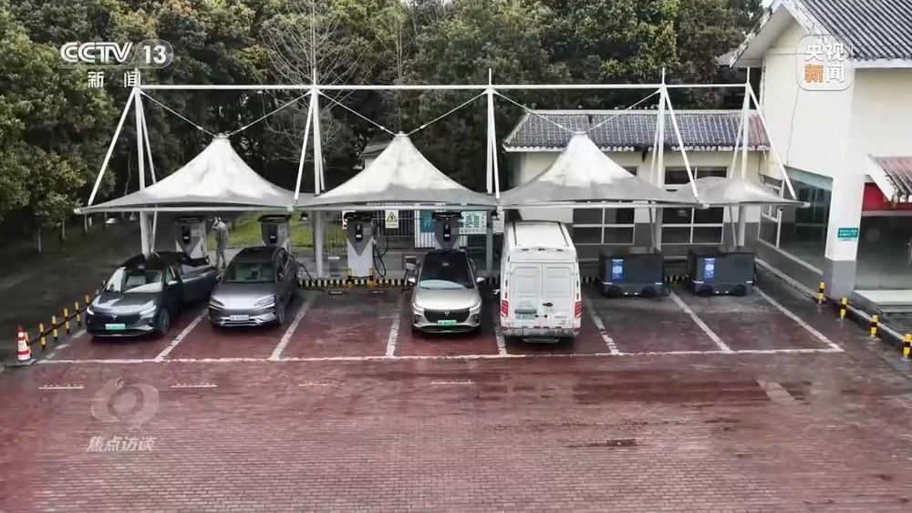 焦点访谈丨高速公路上充电桩是否够用？在乡村如何保障充电需求？记者观察→(图5)